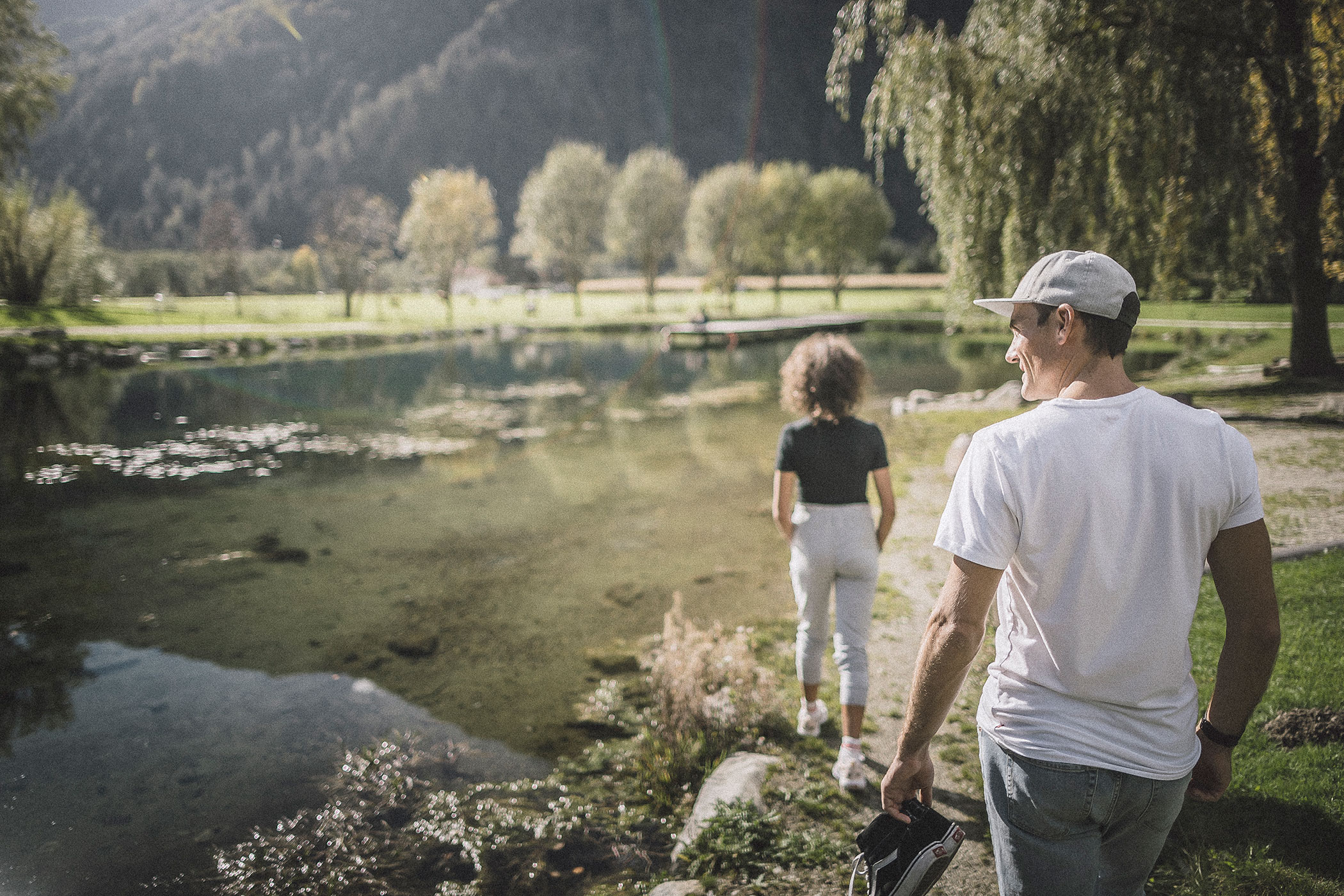 Passeggiata intorno al lago